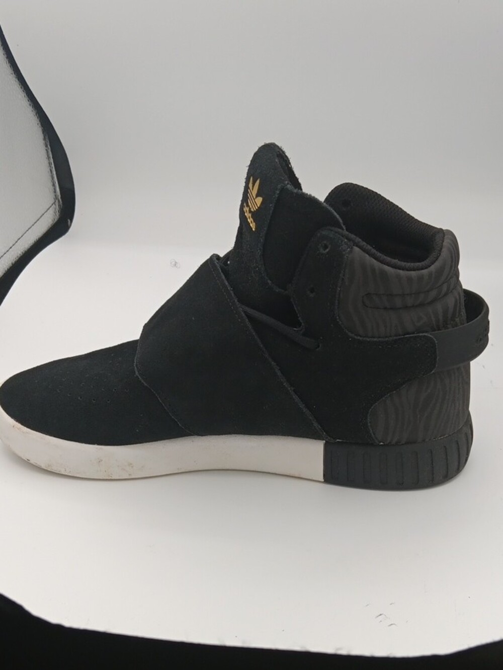 adidas Black Suede Mid-Top Sneakers with Gold Trefoil. Size 7 - Picture 2 of 12
